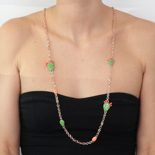 Collana in Metallo maglia rolò, con fichi d'india di Sicilia, impreziositi da smalti colorati