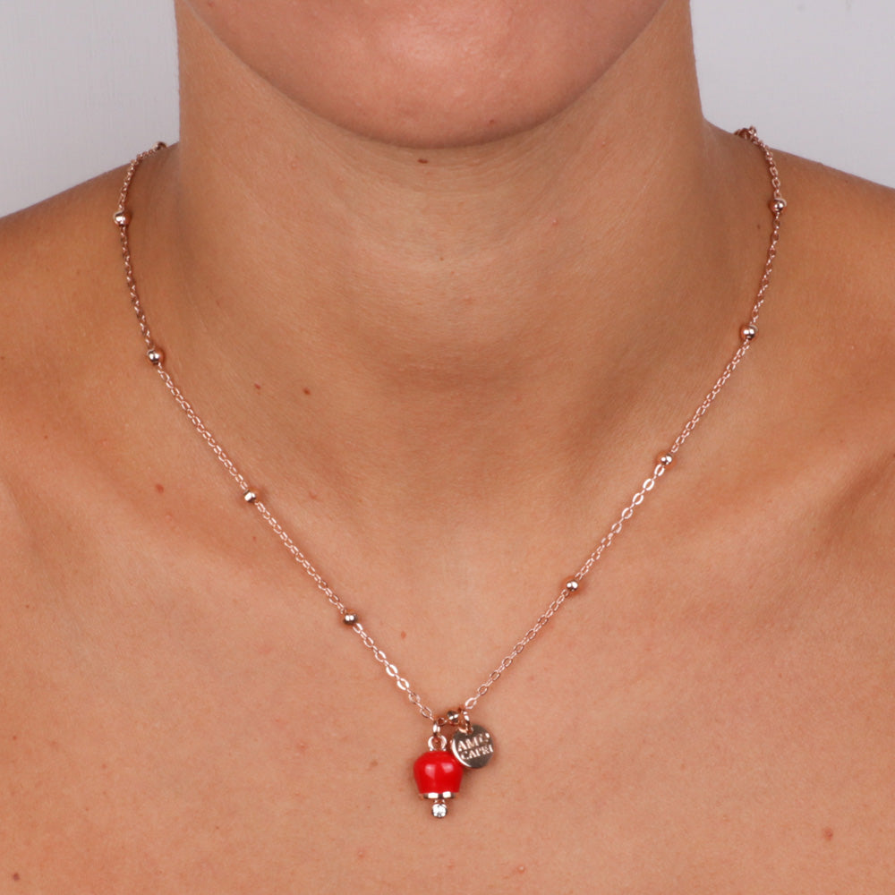 Collana in Metallo con campanella portafortuna pendente, impreziosita da smalto rosso e cristalli