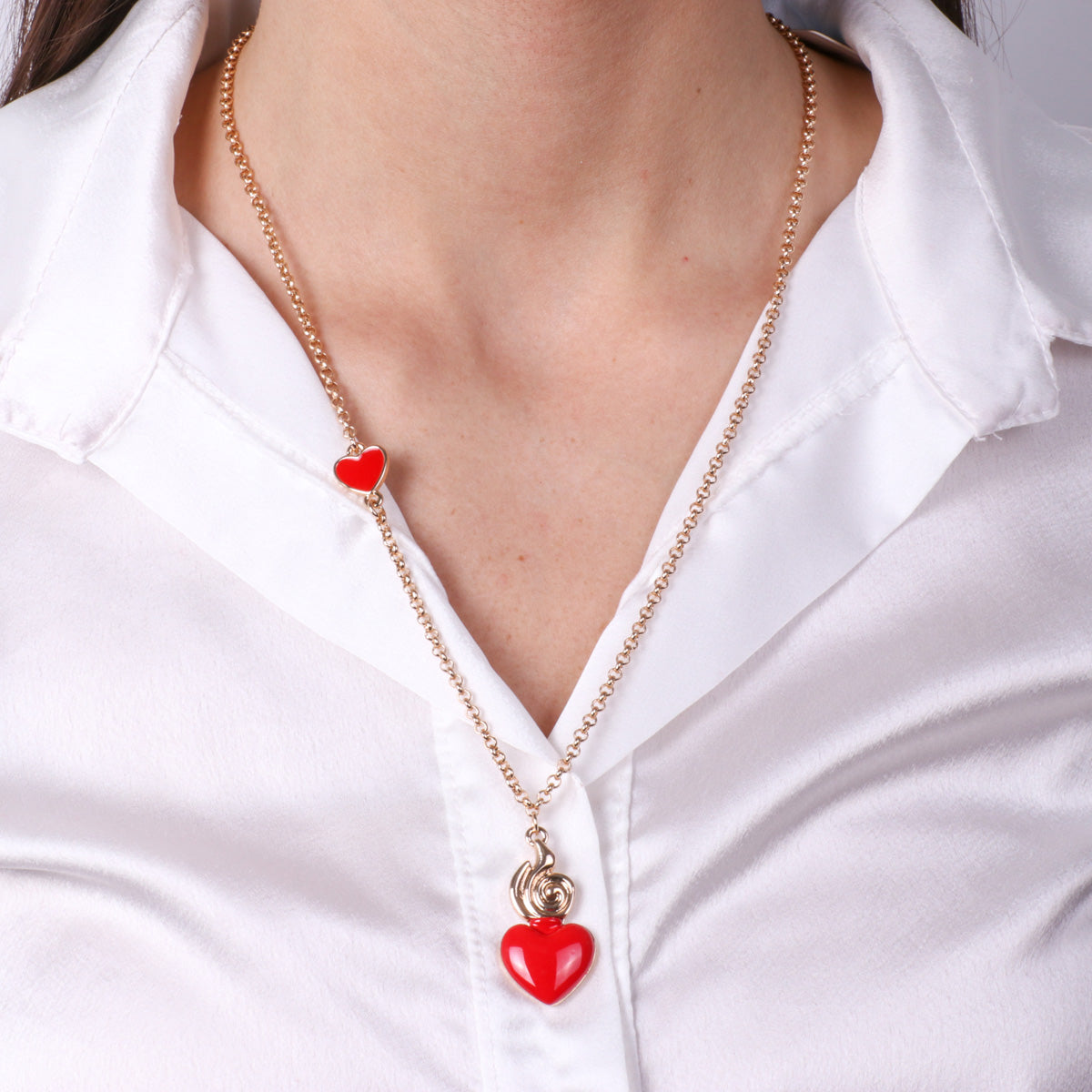 Collana in Metallo con cuore sacro rosso