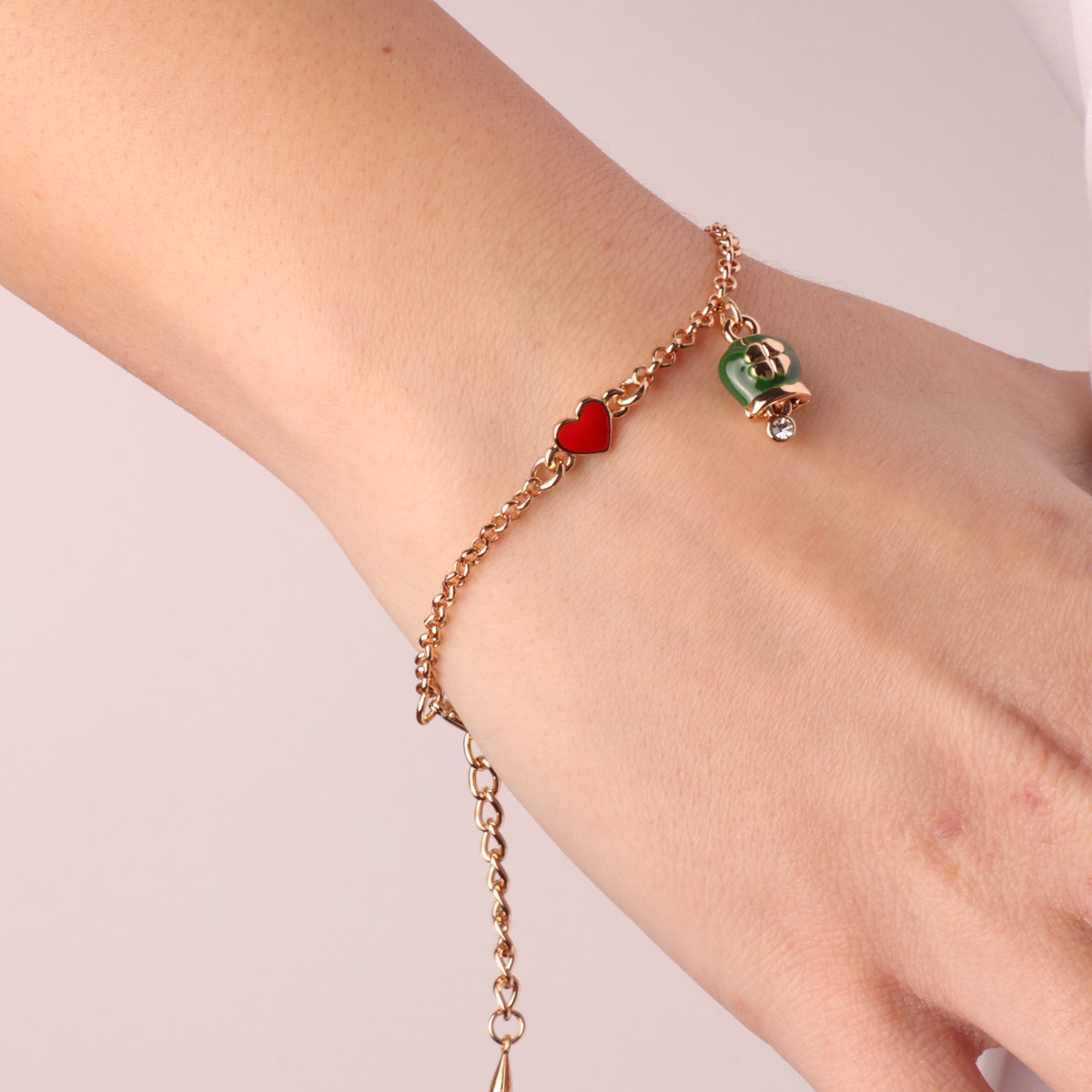 Bracciale in Metallo con cuore e campanella portafortuna verde con quadrifoglio